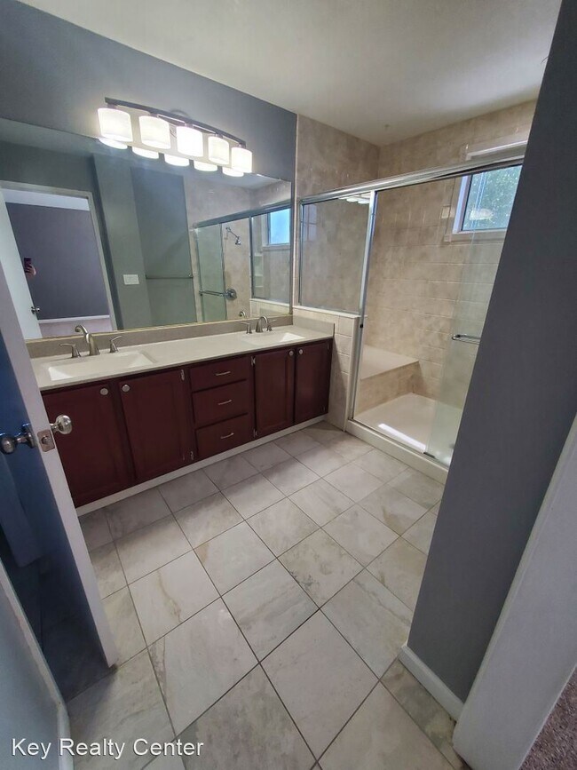 Building Photo - 3 br, 2.5 bath House - 8700 Brittany Park ...