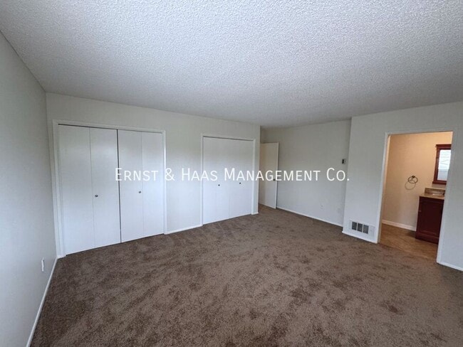 Building Photo - 242 1/2 Belmont Ave.-