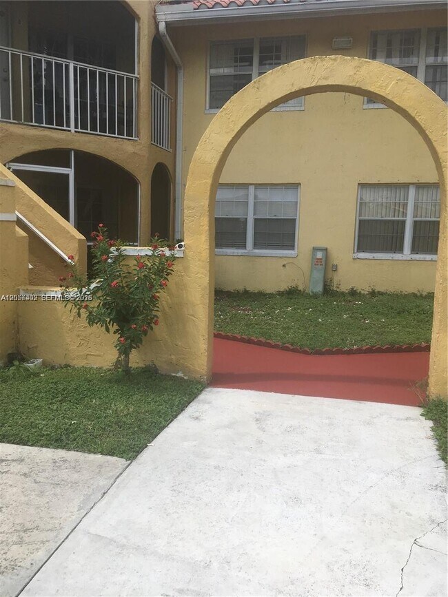 Building Photo - 15635 SW 74th Cir Dr