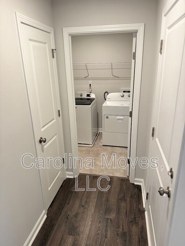 Building Photo - 527 Winding Meadow Ln