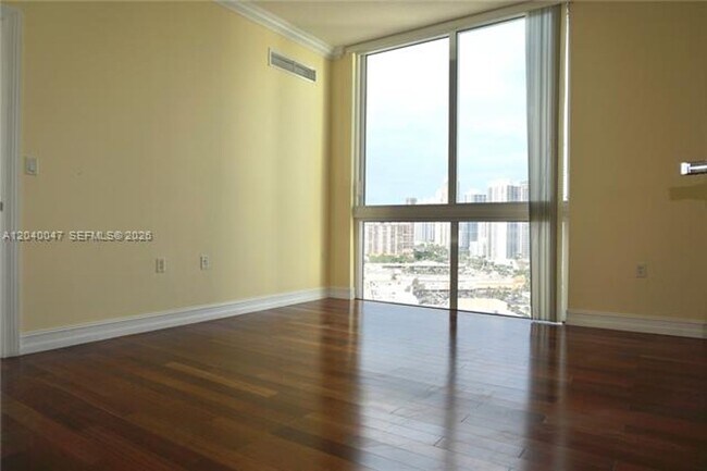 Building Photo - 200 Sunny Isles Blvd