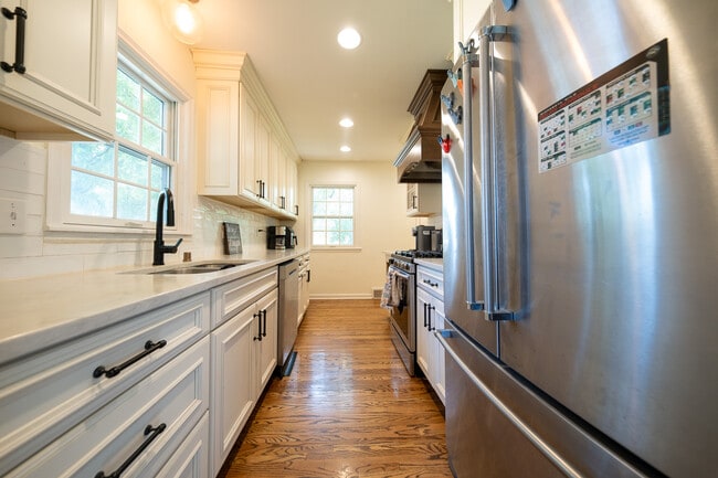 Building Photo - 4948 Normandy Pl