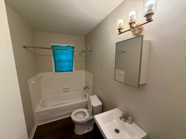 Building Photo - 616-622 14th St Quadplex
