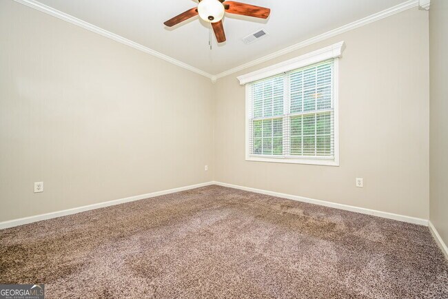 Building Photo - 129 Lantana Dr