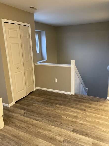 closet - 5625 Twin Oaks Dr