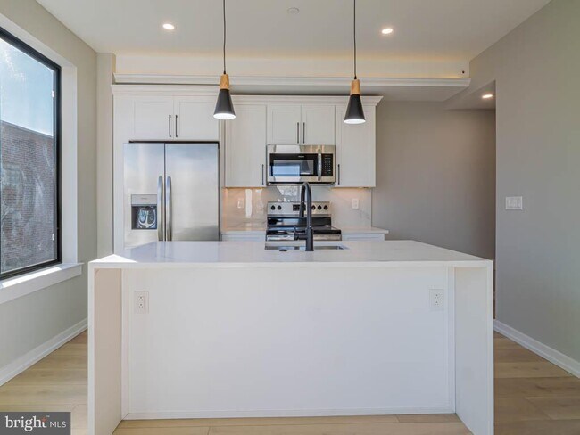 Building Photo - 769 S 10th St