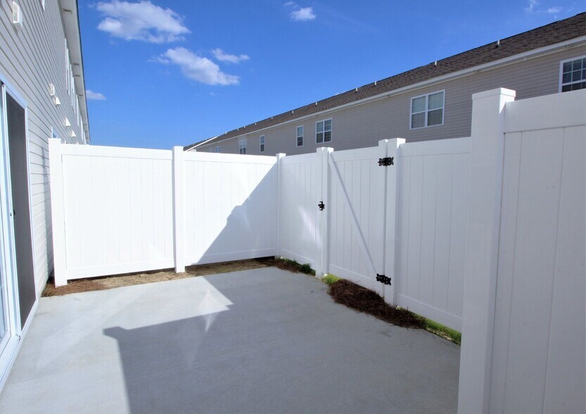 Building Photo - 3329 Briarcliff Dr