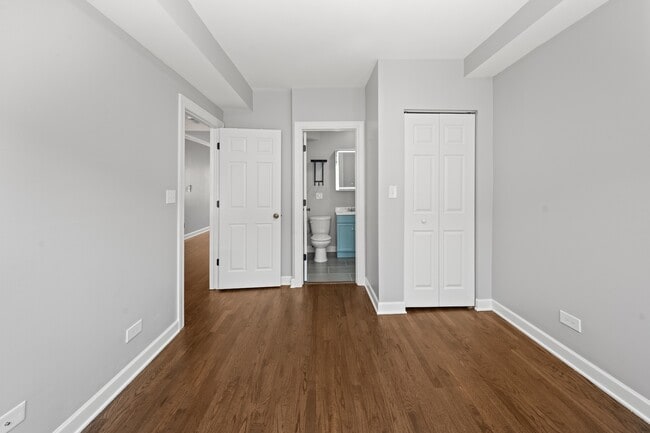 Building Photo - 4604 N Monticello Ave