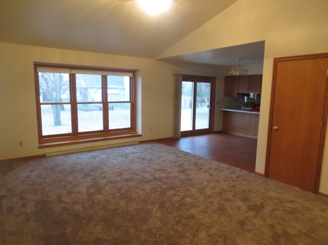 Building Photo - 409 Knights Ave
