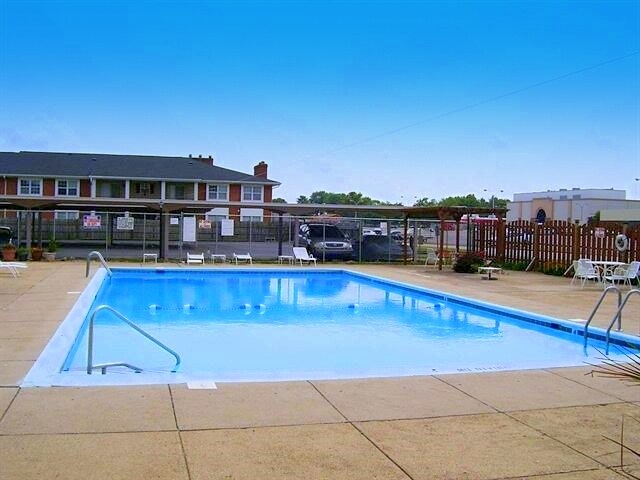 Building Photo - 1100 Erie Ave