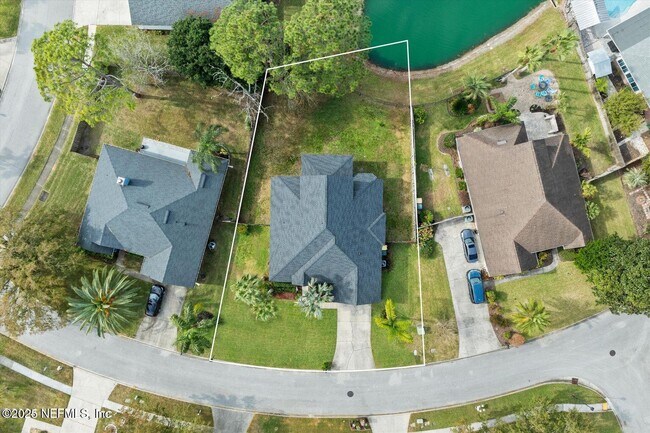 Building Photo - 12082 Brandon Lake Dr