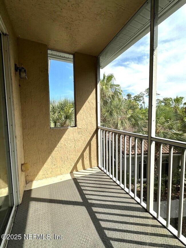 Building Photo - 305 N Villa San Marco Dr