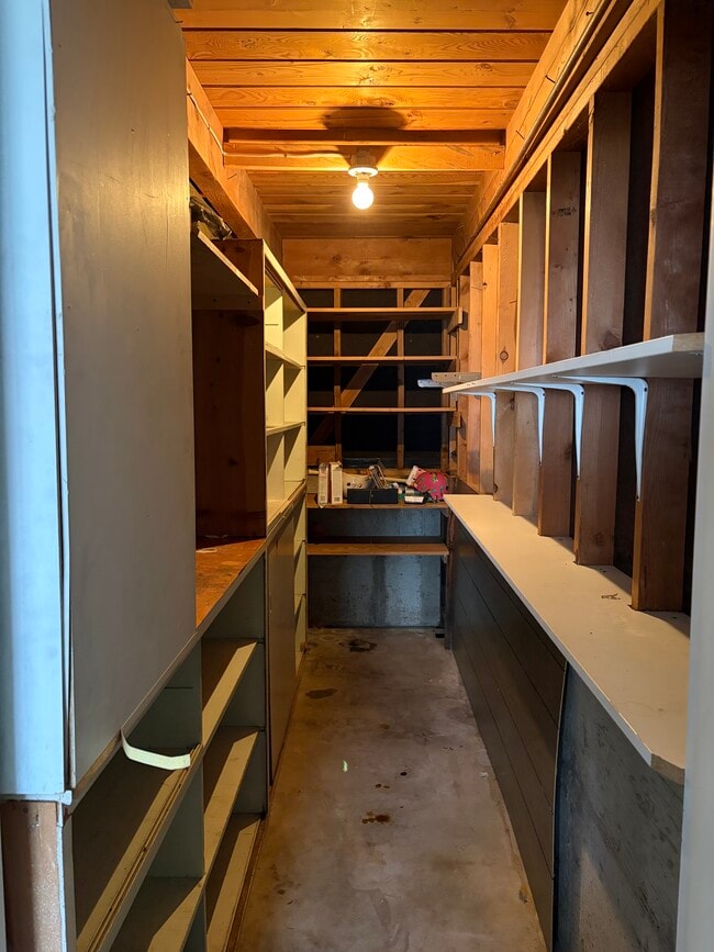 Building Photo - 4382 900 W