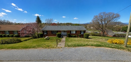Building Photo - Jeanette Avenue-1041/1043 (Duplex)