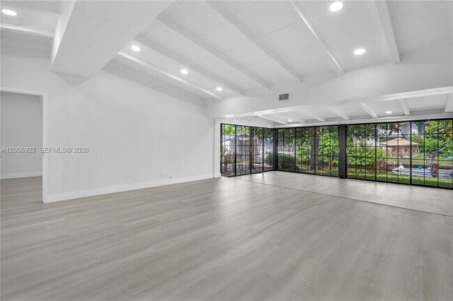 Building Photo - 2555 Nassau Ln