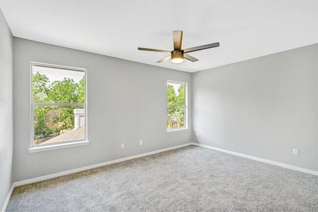 Building Photo - 516 Gregory Ct