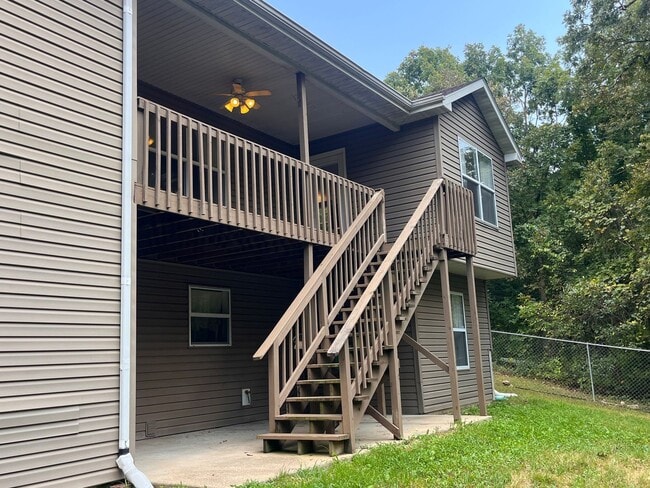 Building Photo - LARGE 4/3 with so much to offer! Waynesville School District