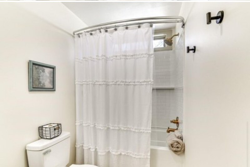 Building Photo - 107 Caldwell St