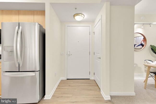 Building Photo - 440 L St NW