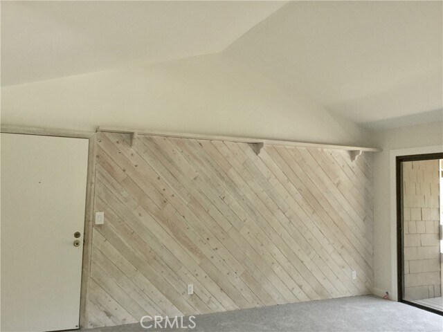Building Photo - 20 Streamwood