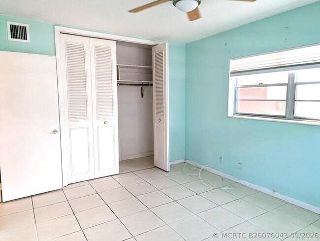 Building Photo - 1481 S Ocean Blvd