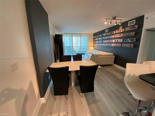 Building Photo - 2 br, 2 bath Condo - 325 S Biscayne Blvd A...