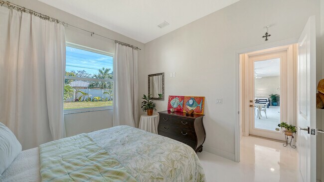 Building Photo - 1111 Mallorca Dr