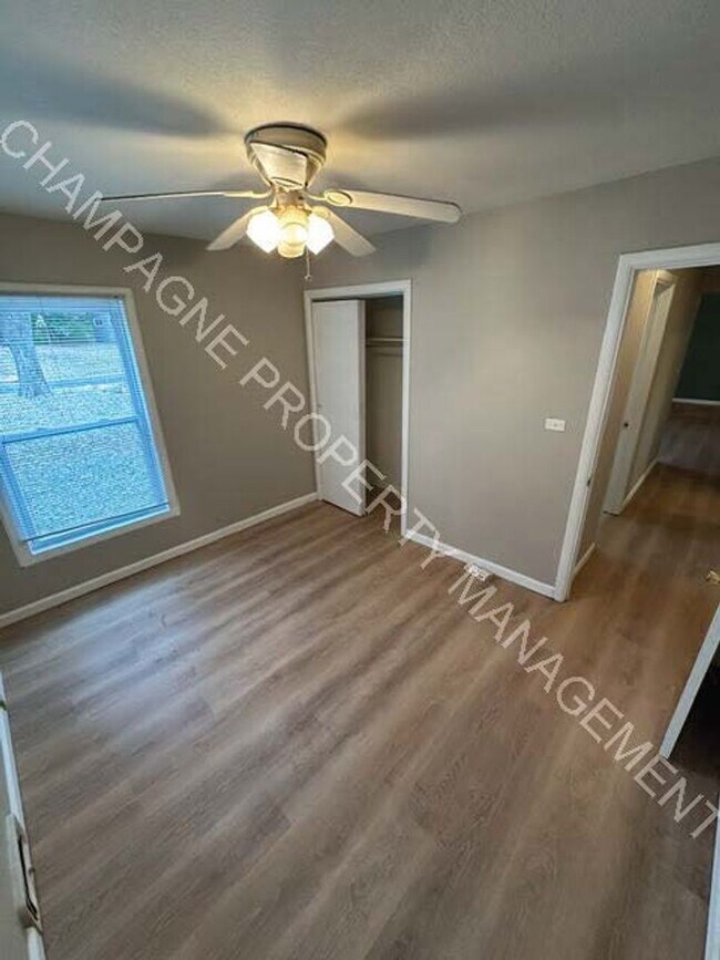 Building Photo - Updated Single Family Home in KC