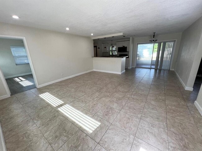 Building Photo - 5535 24th Ave N