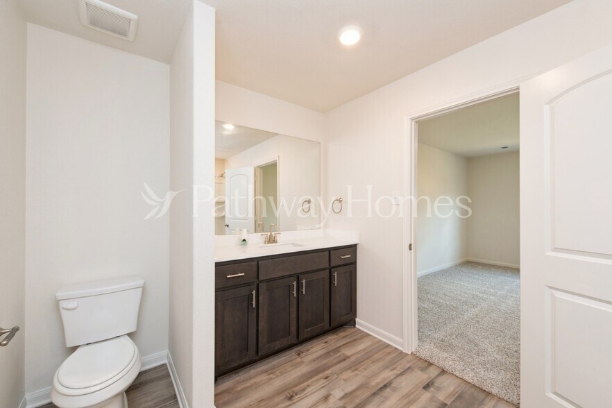 Building Photo - 905 Resting Elk St