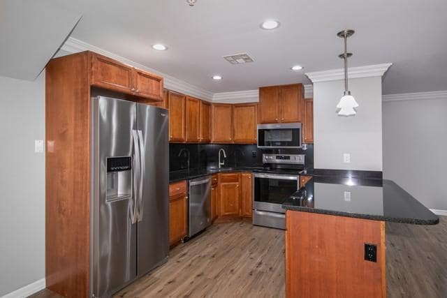 Building Photo - 2200 Dolphin Ln