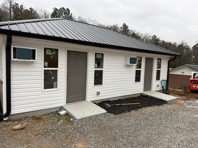 Building Photo - 1030 Bryan Dr