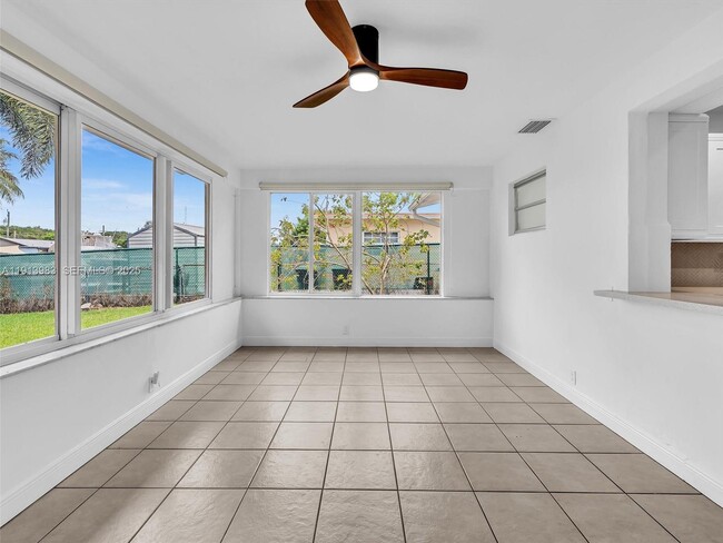 Building Photo - 4500 SW 42nd Terrace