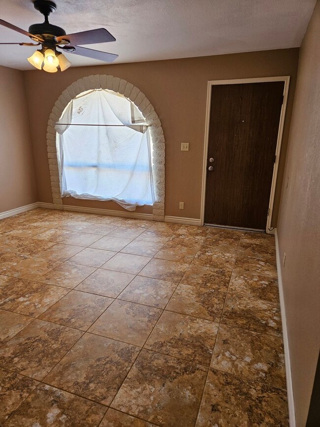Building Photo - EAST MESA HOME FOR RENT