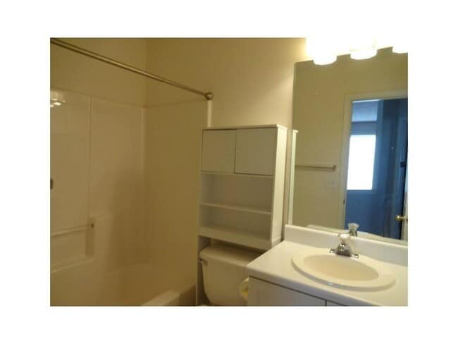Building Photo - 665 Chantress Ct