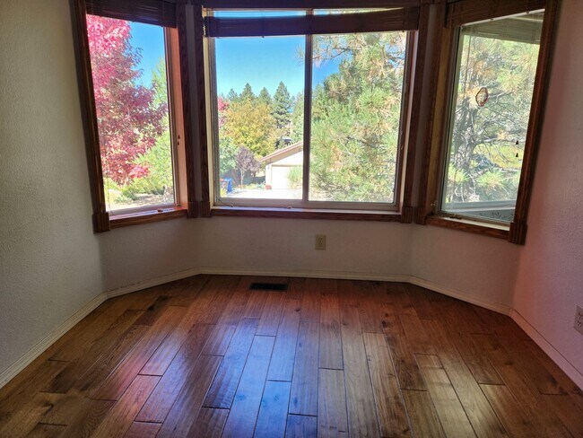 Building Photo - Available in JULY!  Large Single level Sin...