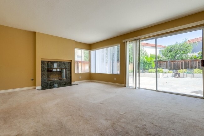 Building Photo - Lovely Home | Prime Westpark Location