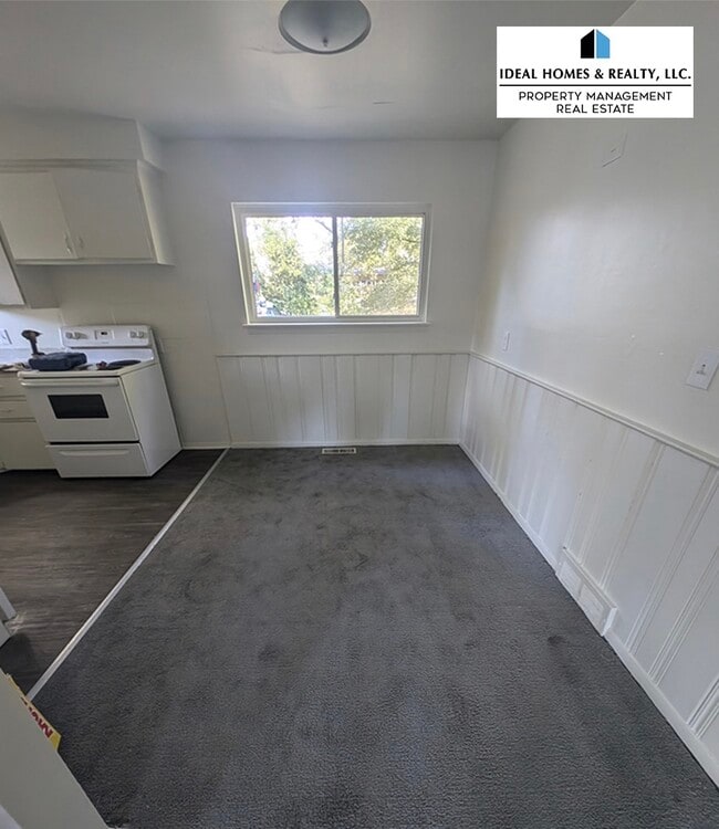 Building Photo - 6134 Detroit St