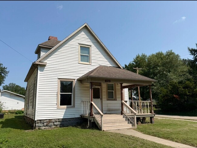 Building Photo - 758 S Delaware Ave