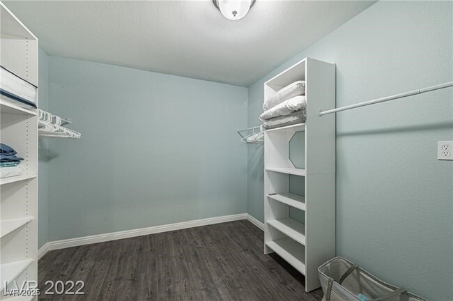Building Photo - 6420 W Alomar Ave