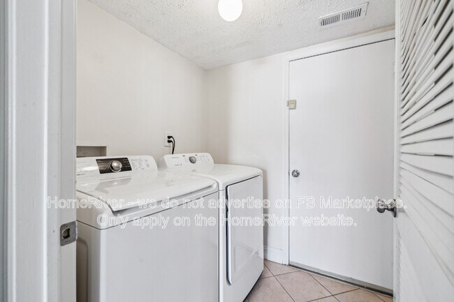 Building Photo - 18 Woodhill St