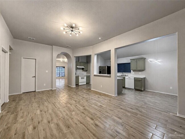Building Photo - 16 Santa Inez St