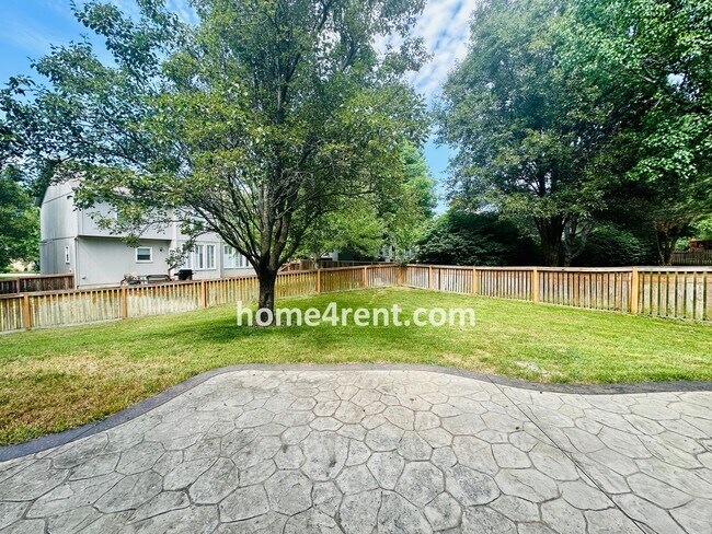 Building Photo - A Fantastic Four Bedroom, Olathe Home w/ N...