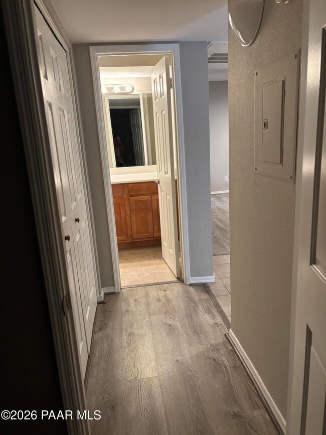 Building Photo - 8787 E Mountain View Rd