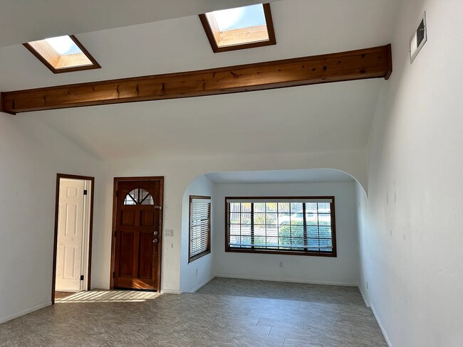 Building Photo - Wonderful 4 Bedroom House Coming Available!