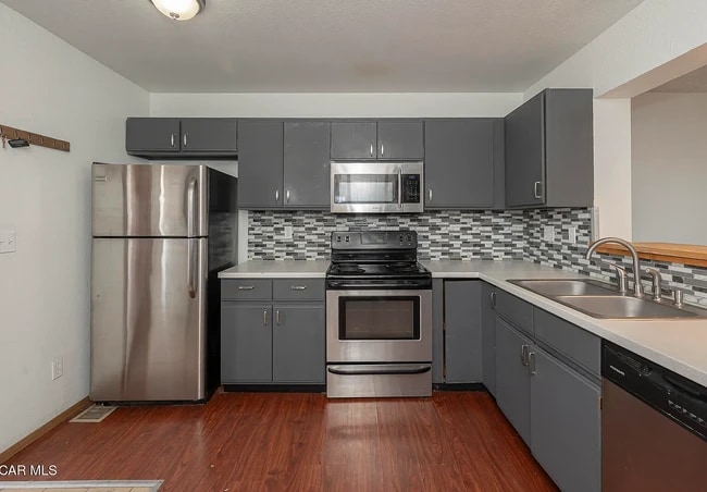 Primary Photo - 265 Christiansen Ave
