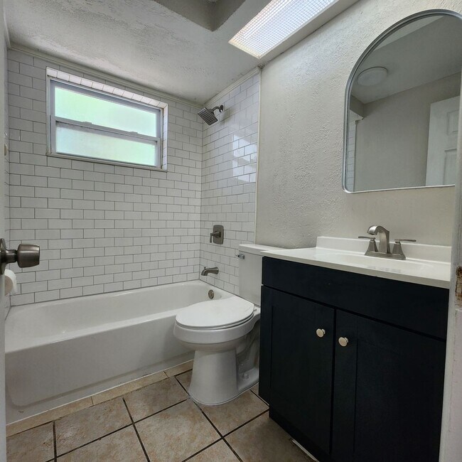 Building Photo - 3/2 Corner Lot Home