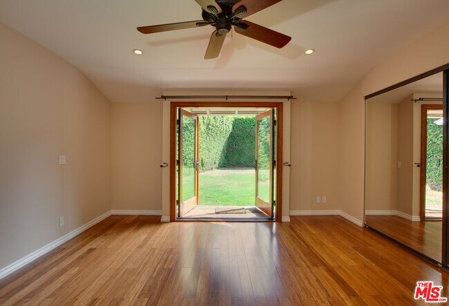 Building Photo - 3363 Colbert Ave