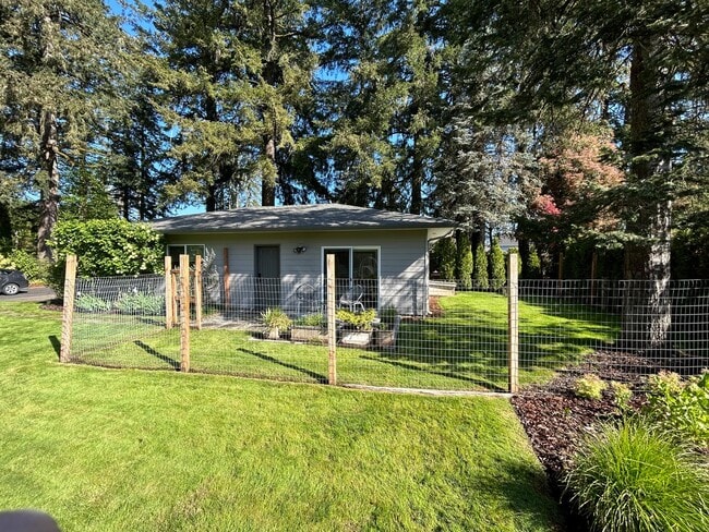 Building Photo - Perfectly Furnished Studio Cottage in SW M...