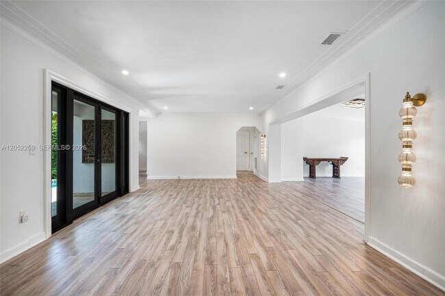 Building Photo - 7810 Beach View Dr